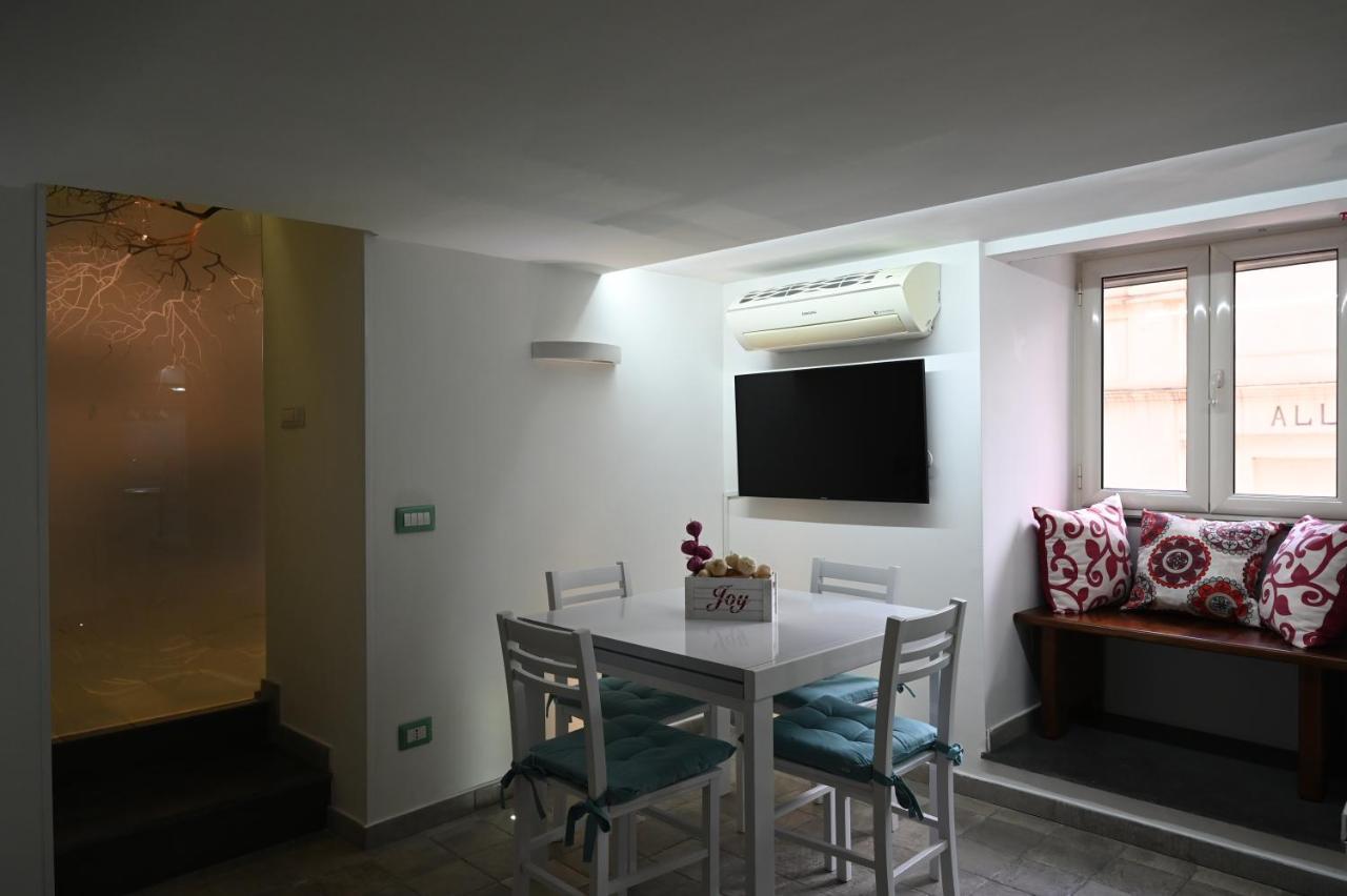 Il Rifugio Di Beppe Appartement Napels Buitenkant foto